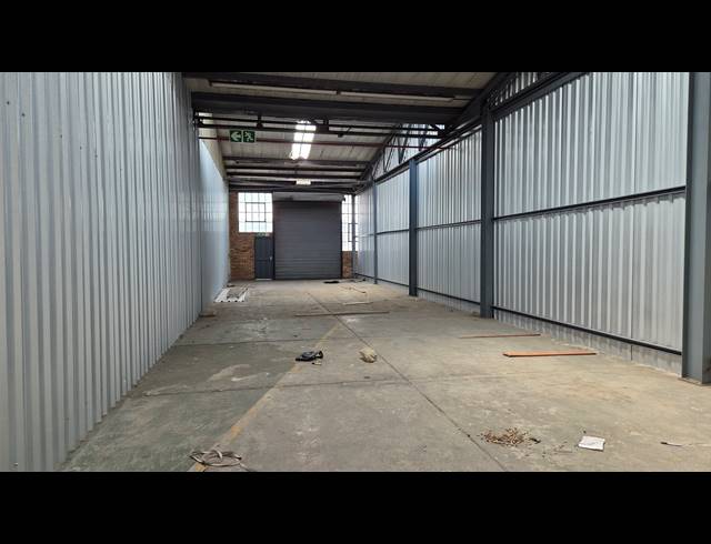 220M² STORAGE UNIT TO LET IN ISANDO
